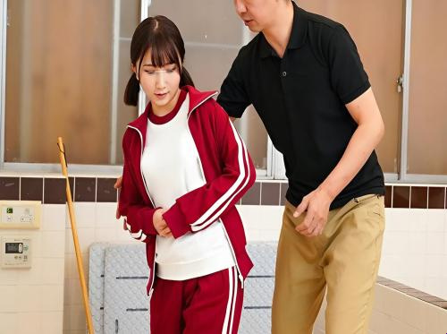 Em nữ sinh được thầy giáo massage sau buổi tập