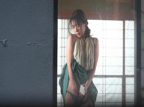 Cái kết cho thanh niên nhìn lén vợ hàng xóm thủ dâm